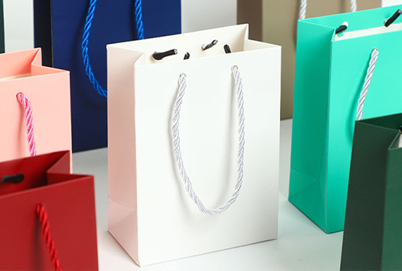 The Complete Guide to Custom Wholesale Paper Bags for Luxury Brands