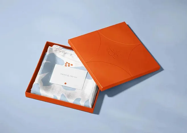 Slim Magnetic Closure Gift Box for Scarves & Ties: Stop Product Shifting Inside